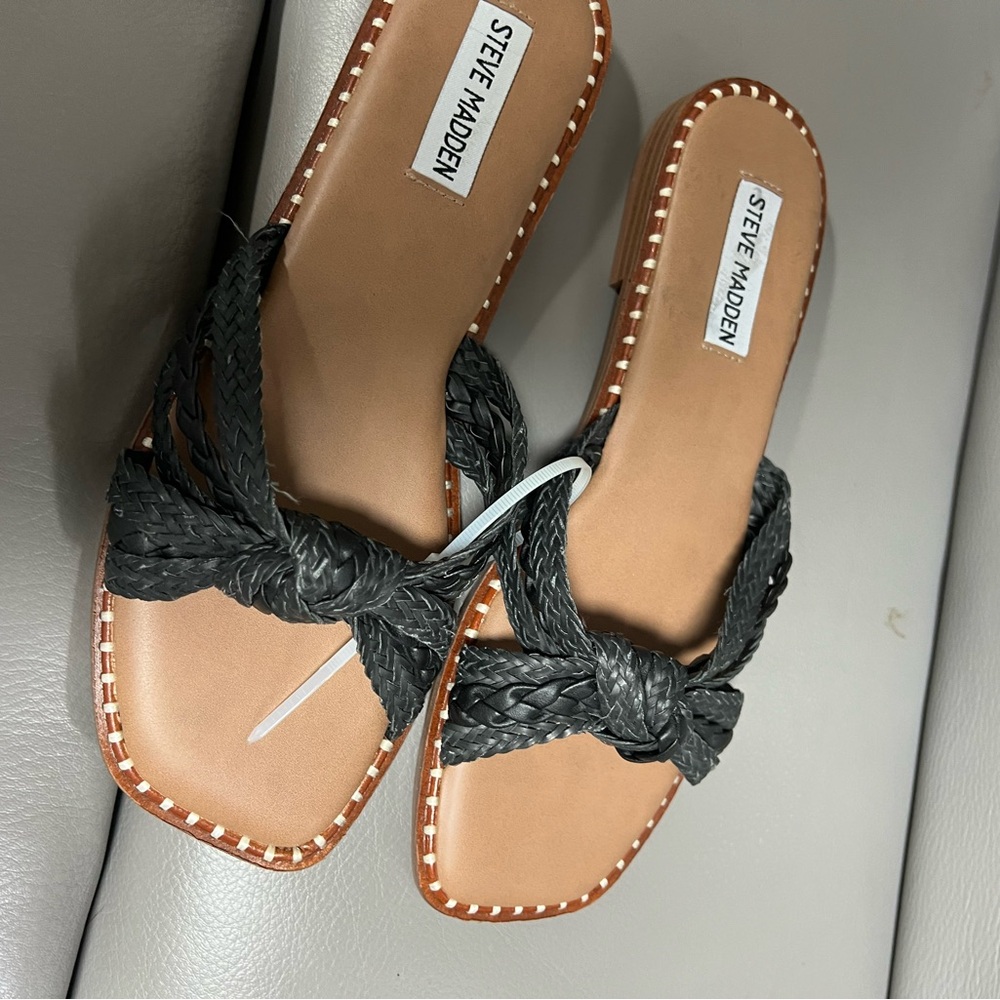 Steve Madden slippers size 8